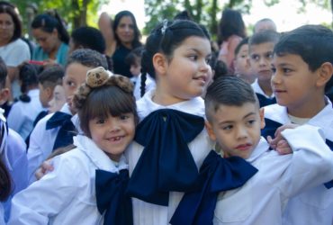 Más de 600.000 estudiantes de Primaria, Secundaria y UTU iniciaron el año lectivo en centros públicos de todo el país