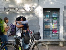 Unos 22.000 estudiantes de educación media accederán a cuenta bancaria y tarjeta de débito para cobrar la beca Butiá